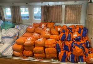 Melalui jalur laut, 27 Ton bantuan logistik disalurkan ke wilayah terdampak bencana di Aceh