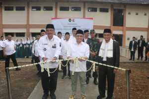 Menko PM Memberdayaan Masyarakat Resmikan Gedung Makkah dan Smart Education Center di Ponpes Assalam Puteri Warungkiara