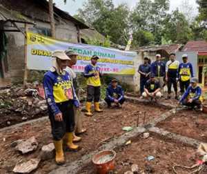 Dinas PU Kabupaten Sukabumi Gelar Bedah Rumah RTLH di Cikidang, Wujud Kepedulian Sosial pada Hari Bakti PU ke-80