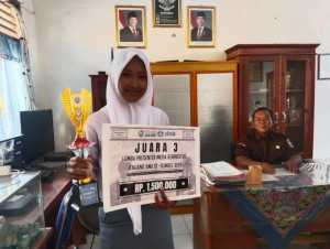 Dania Mayang Dwi Yanti Raih Juara Umum III Lomba Presenter Muda Berprestasi se-Sumsel