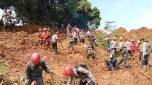3 korban longsor Arjasari Bandung Barat masih dalam pencarian