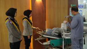 Mojang Lodaya Polres Bogor Antar Korban Terluka di Area CFD Tegar Beriman Saat Patroli