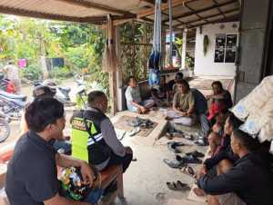 Berikan Himbauan Kamtibmas, Bhabinkamtibmas Desa Lumpang Polsek Parungpanjang Sambangi Warga