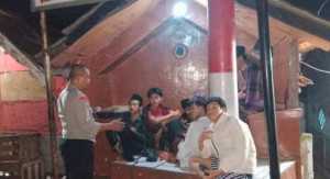 Bhabinkamtibmas Polsek Cijeruk Sambangi Satkamling dan Sampaikan Pesan Kamtibmas