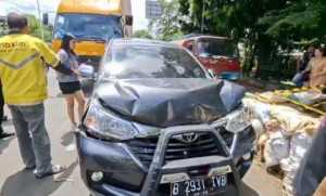 Truk seruduk Avanza di Kramat Jati diwarnai aksi kejar-kejaran