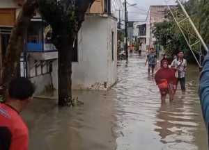 Banjir di Serang Banten meluas, 806 rumah terendam