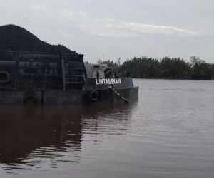 Diduga Langgar UU Pelayaran, Parkir Liar Tongkang Batubara Sebabkan Longsor di Lalan