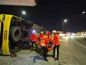 15 tewas dalam kecelakaan bus Cahaya Trans di exit tol Krapyak Semarang