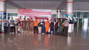 Pastikan Keamanan Dan Kenyamanan Penumpang, Anggota Kodim 1016/Plk Laksanakan Pengamanan Di Bandara Tjilik Riwut