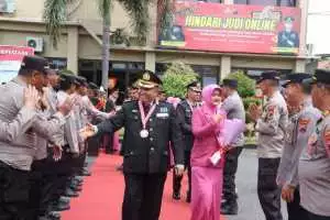 Polres Purworejo Gelar Tradisi Purna Tugas bagi 18 Personel dan PNS