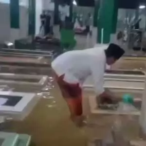 Hujan deras di serang banten sampai tempat ziarah terendam banjir