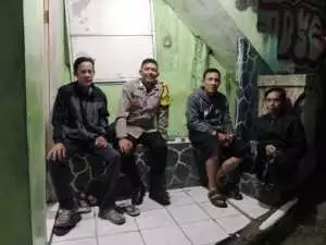 Polsek Cisarua Polres Bogor laksanakan sambang dan kontrol pos kamling Desa Citeko