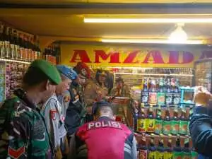 Kapolsek Megamendung baru 5 hari menjabat, Sikat Peredaran Miras Bersama Forkompimcam Kecamatan Megamendung