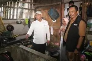 Bupati Sukabumi Dampingi Menteri Kependudukan RI Distribusikan Program MBG 3B di Kabandungan