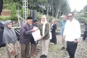 Bupati Sukabumi Hadiri Milad ke-8 Masjid Baiturrahman, Tandai Peletakan Batu Pertama Pustu
