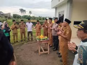 Yogi mengucapkan selamat ulang tahun ke-56 untuk bhabinkamtibmas Polsek Rumpin.