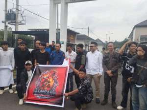 Dua Minggu Menjabat KAJARI Muara Enim Disambut Aksi Masa Mahasiswa Terkait Kasus KONI