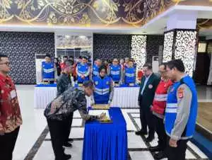 Dansat Brimob Jabar Hadiri Penandatanganan Pakta Integritas SIPSS 2026