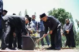 Ratusan Pohon Ditanam di Lingkungan DPRD Kabupaten Sukabumi, Wujud Komitmen Penghijauan Kawasan Perkantoran