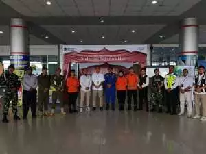 Amankan Arus Mudik Lebaran, Anggota Kodim 1016/Palangka Raya Jaga Bandara Tjilik Riwut