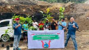 Peduli lingkungan, PT. LGI tanam pohon bersama masyarakat di Srumbung, Magelang