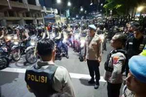 Demo ricuh di Gedung Grahadi Surabaya, belasan orang ditangkap