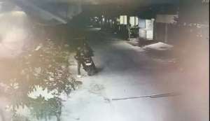 Teror misterius OTK bakar pagar rumah di Vila Pamulang Bojongsari