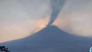 Letusan tertinggi 900 meter, sehari Gunung Semeru 8 kali erupsi