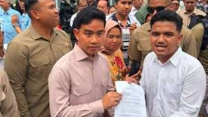 Gibran dicegat warga saat kunjungan kerja di Jambi, dilapori kerusakan kawasan Candi
