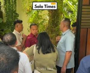 Kerap 'menyerang' Jokowi dan Gibran, ada apa tim "Bocor Alus" datangi rumah Jokowi? 
