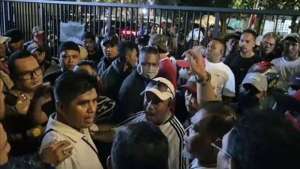 Rekan korban bentrokan geruduk Polsek Menteng, tuntut pelaku ditangkap