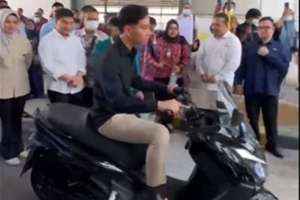Gibran jajal motor listrik Tangkas buatan Tangerang