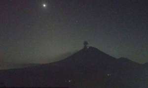 Gunung Semeru meletus, semburkan abu vulkanik 900 meter