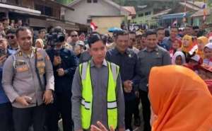 Kunjungi Gayo Lues, Gibran pastikan pemulihan infrastruktur pascabencana Aceh lancar