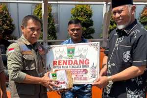 Bantu korban gempa di NTT, Pemprov Sumbar salurkan 2,1 Ton rendang 