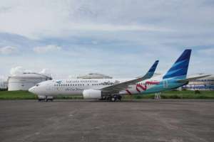 Pesawat pecah ban di Makassar, ini kata Garuda Indonesia
