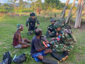 Pelayanan Kesehatan, Pembagian Sargal Hasil Panen Sayuran Pos Kout,  Pakaian untuk Anak Serta Dewasa dan Alkitab di Kampung Lama Distrik Elelim