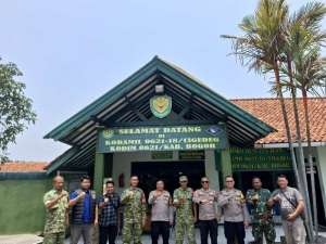 Polsek Cigudeg Beri kejutan kepada Koramil 0621-18 HUT TNI ke-81