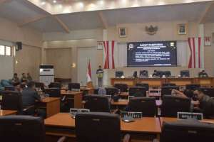 PEMKAB. Sukabumi Sampaikan Strategi Penataan Perangkat Daerah Dalam Paripurna DPRD