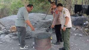 Polsek Rumpin Tindak Lanjuti Aduan 110 Terkait Pembakaran Bungkus Permen dan Obat untuk Mengambil Aluminium Foil