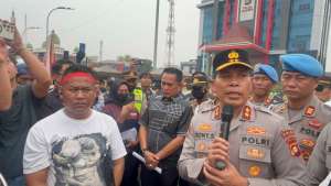 FASS Kepung Mapolda Sumsel, Desak Dirintelkam Mundur dan Usut Tuntas Dugaan Kekerasan terhadap Mahasiswa serta Jurnalis