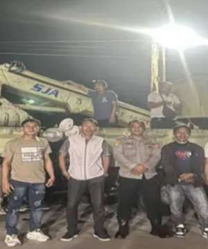 Kolaborasi Lintas Sektor Merealisasikan Pemasangan Lampu Penerang Jalan Di Kecamatan Tana  Lili