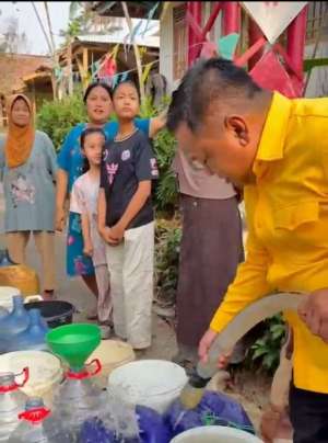 HUT ke-62 Partai Golkar, Sekretaris Partai Golkar DPD Sukabumi Salurkan Bantuan Air Bersih untuk Warga Sagaranten