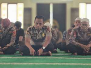Binrohtal Polda Sumsel memperkuat Imtaq serta moral personel anggota Polri profesional ,humanis dan berintegritas 