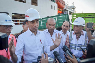 Tinjau Pelabuhan Tenau, Presiden Jokowi: Ke depan Bisa Dikembangkan Jadi Hub Timur