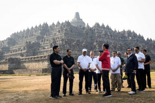 Presiden Jokowi Minta Pengembangan Destinasi Candi Borobudur Dipercepat
