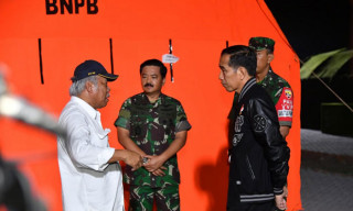 Presiden Jokowi Instruksikan Panglima TNI Tangani Wilayah Gempa yang Terisolasi