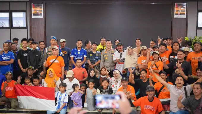 Kapolres Bogor Gelar Nobar Persib vs Persija, Perkuat Silaturahmi dan Jaga Kondusivitas