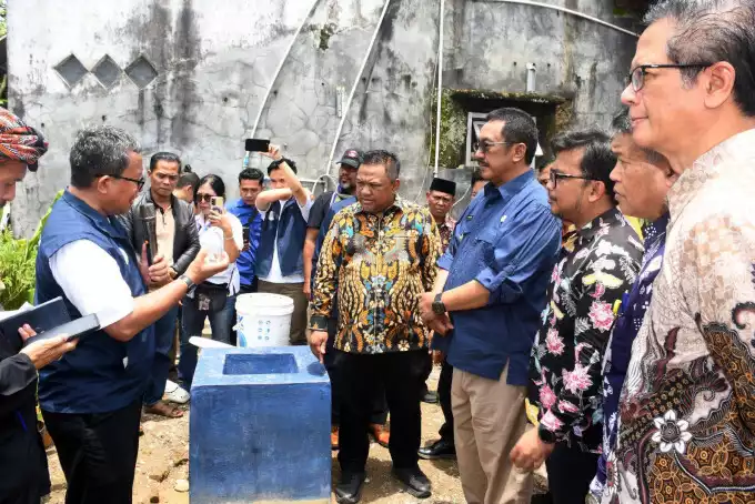 Ketua DPRD Budi Azhar Mutawali Dampingi Bupati Sukabumi H.Asep Japar Resmikan Reaktor Biogas dan Solar Dryer House di Simpenan