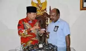 Repinus Telenggen, S.Pd., Menuju Kursi Puncak 01 Bersama Lembaga Aliansi Indonesia
